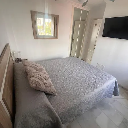 Laguna Piscina- Rent Malaga Apartment *